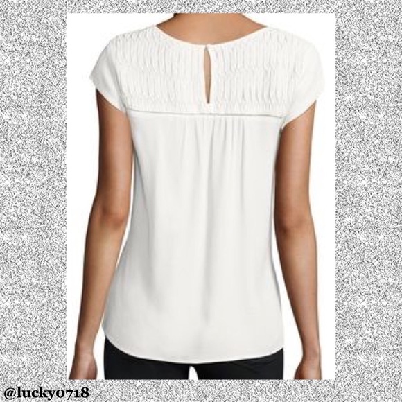 Joie White Annis Pintuck Back Keyhole Top Sz S - Picture 2 of 8